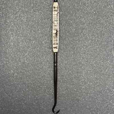 Buttonhook