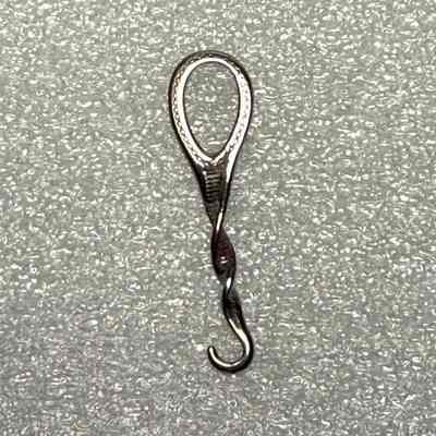 Buttonhook