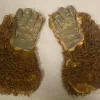 Gloves, Bear Skin - Image 2
