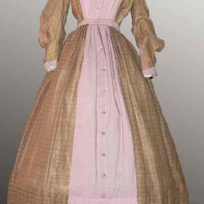 Gown, Dressing