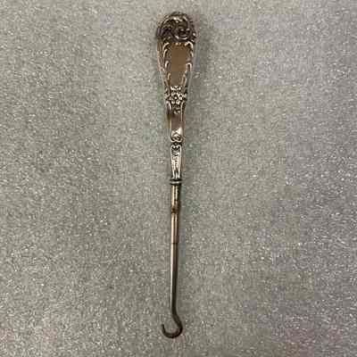 Buttonhook