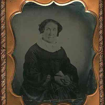 Lady with 20's Collar and Knitting