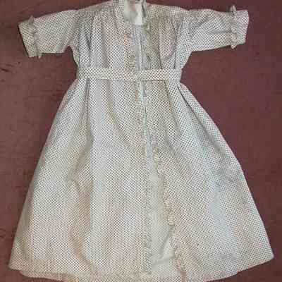 Gown, Dressing