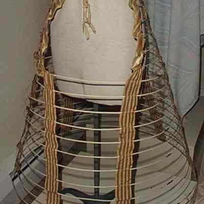 Crinoline, Cage