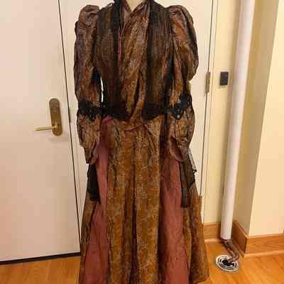 Gown, Tea