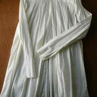 Gown, Dressing
