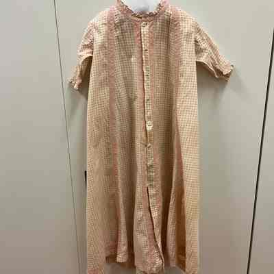 Gown, Dressing