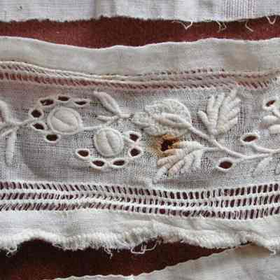 Notion, Embroidered Insertions