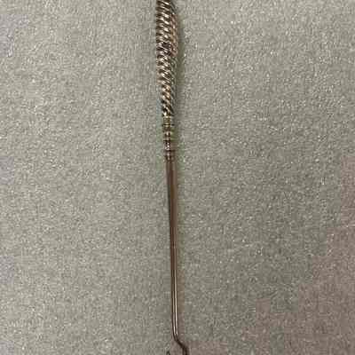Buttonhook