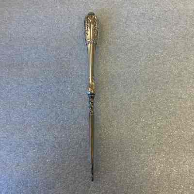 Buttonhook