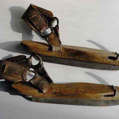 Skates, Ice