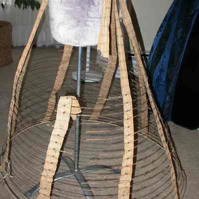 Crinoline, Cage