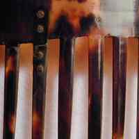 Comb, ornamental - Image 2
