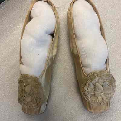 Slipper (heeled)