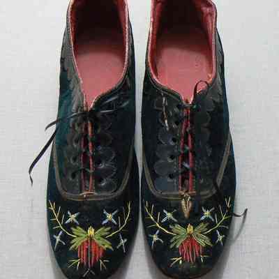 Shoe