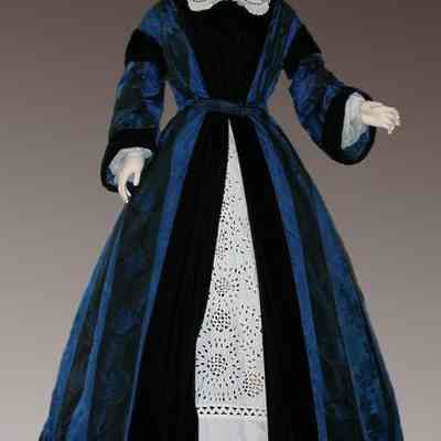Gown, Dressing