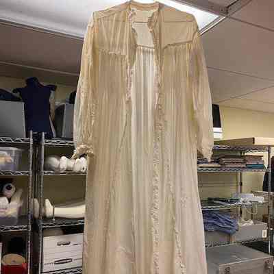 Gown, Dressing