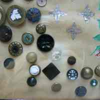 Button - Image 3