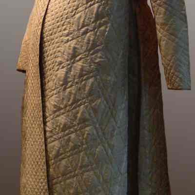 Gown, Dressing