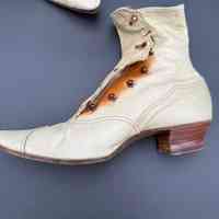 Bootees - Image 2