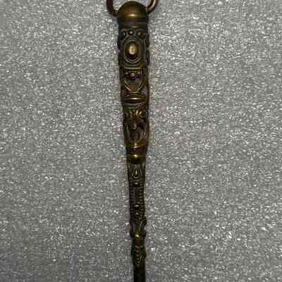Buttonhook