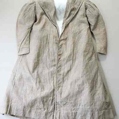 Gown, Dressing