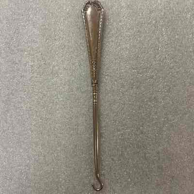 Buttonhook