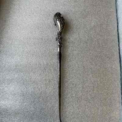 Buttonhook