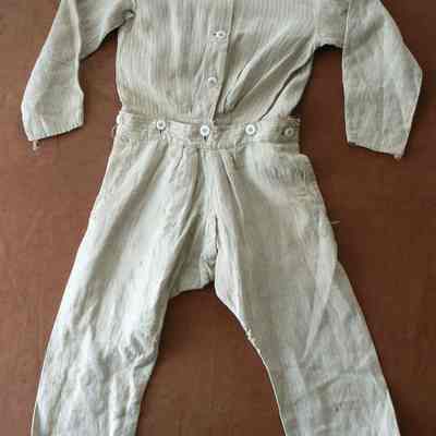 Suit, Skeleton