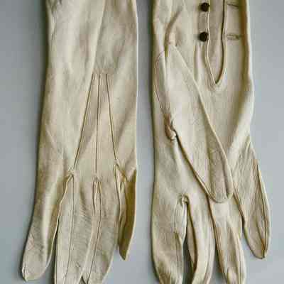 Glove