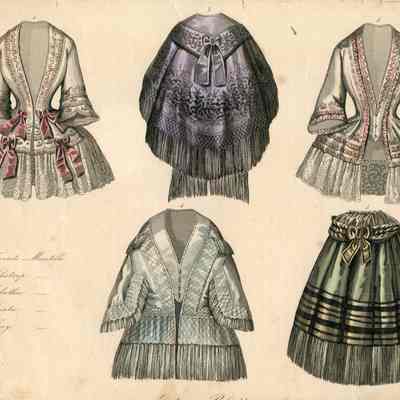 5 Mantles, 2 with Hood