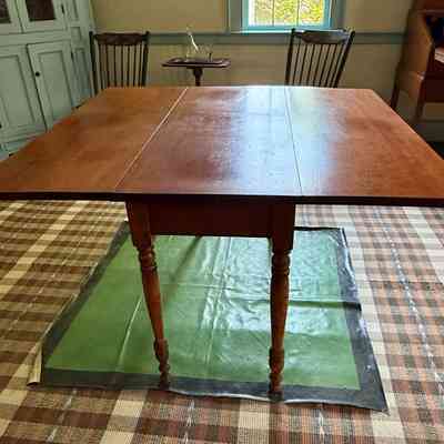 Drop-leaf Table