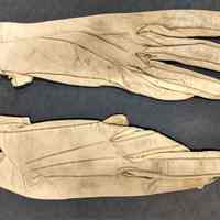 Glove - Image 2