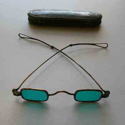 Spectacles