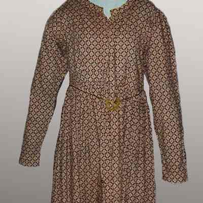 Gown, Dressing