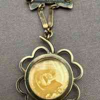 Brooch - Image 5