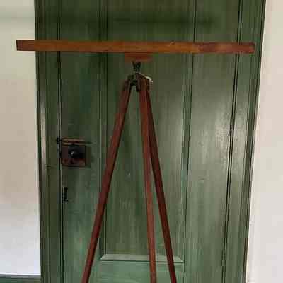 Surveyor's Level with Tripod