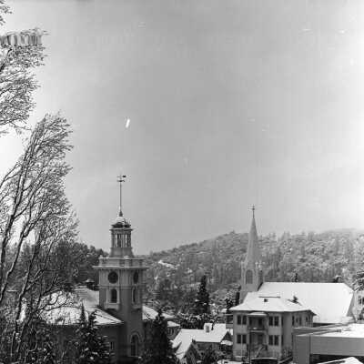 Tuolumne County Courthouse with snow
