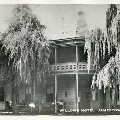 Willows Hotel