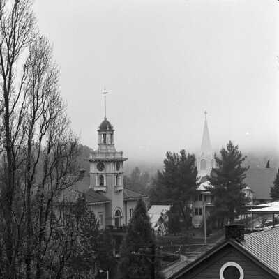 Sonora. Tuolumne County Courthouse and St. Patrick's Catholic Church