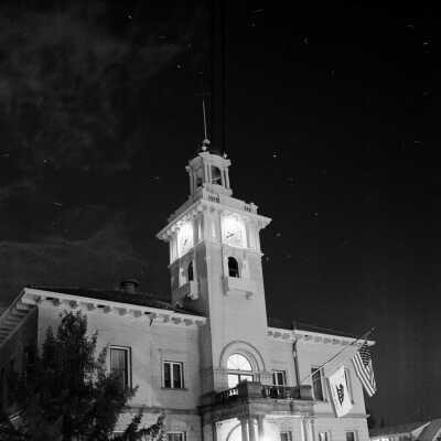 Tuolumne county Courthouse at night