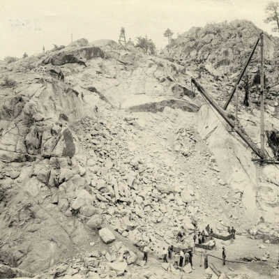 Landscape - Men working in the granite - Relief Dam