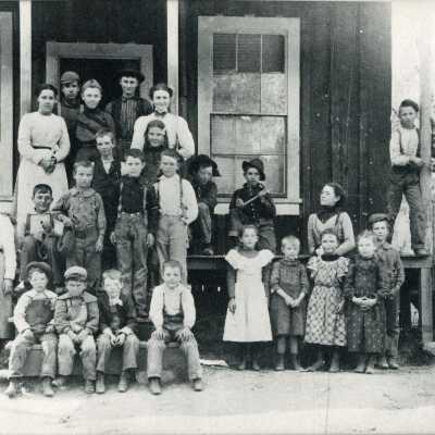 Arastraville School and Students