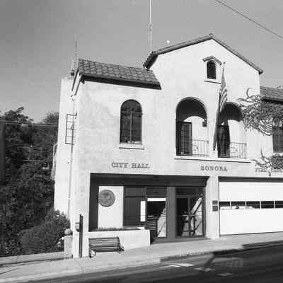 94 N. Washington St., Sonora City Hall