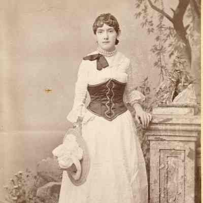 Unidentified young woman
