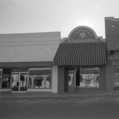 S. Washington St., Sonora