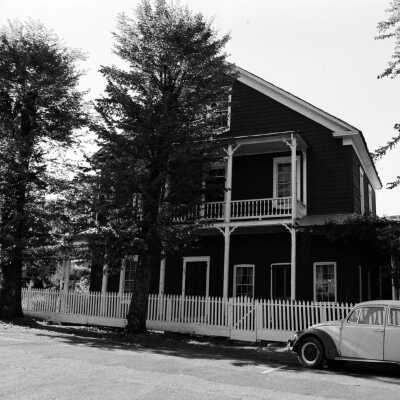 Sugg House, Theall St., Sonora