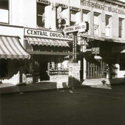 Washington Street - Sonora - 1933.