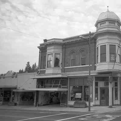 Bradford Building, 42, 48 S. Washington St.