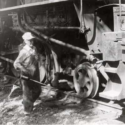 Sierra Railroad Engine #38 with Shorty Maddox oiling around